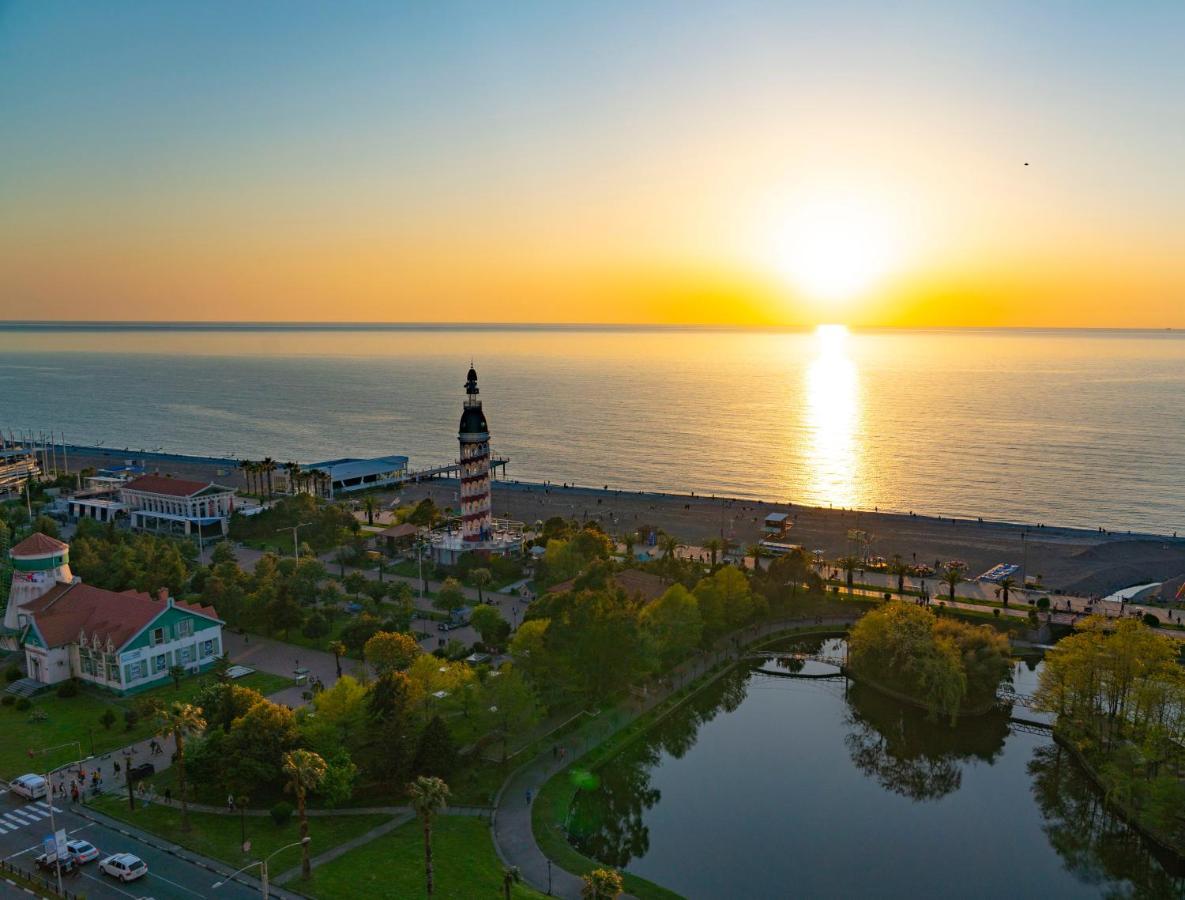 Seaside Resort In New Orbi Twins Batumi Exterior photo