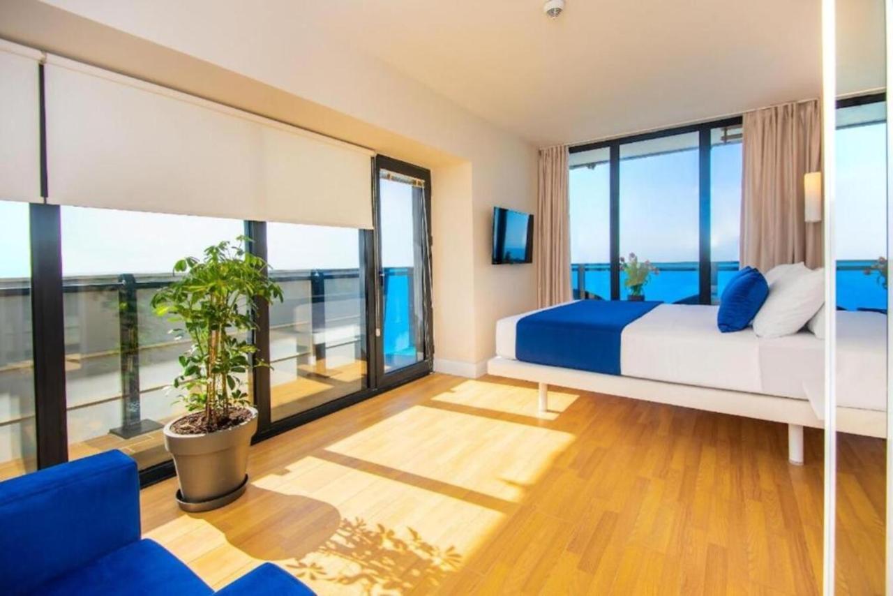 Seaside Resort In New Orbi Twins Batumi Exterior photo