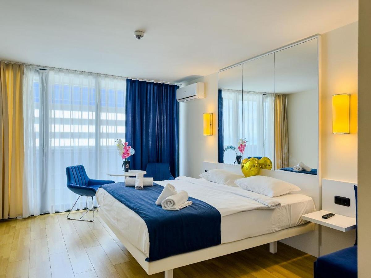 Seaside Resort In New Orbi Twins Batumi Exterior photo