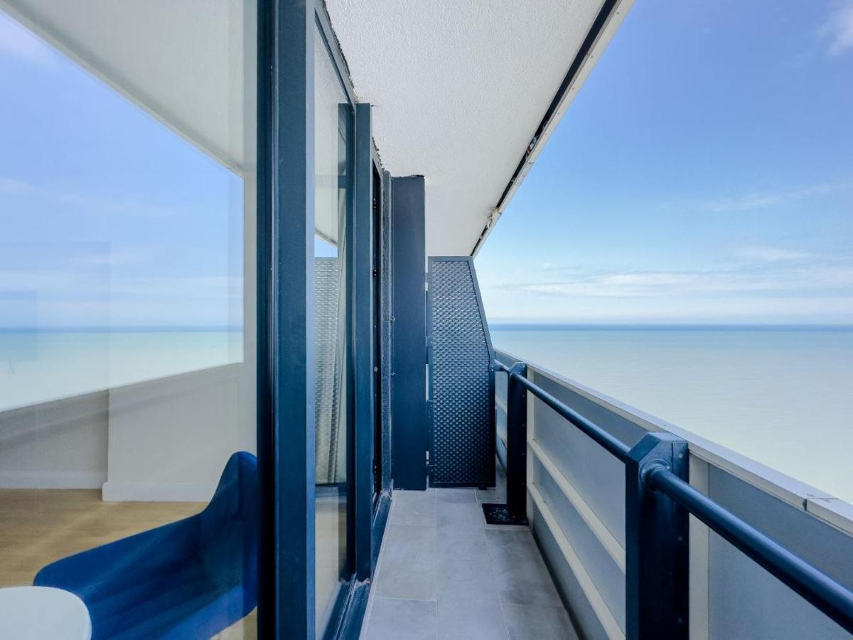 Seaside Resort In New Orbi Twins Batumi Exterior photo