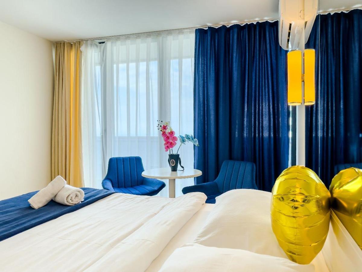 Seaside Resort In New Orbi Twins Batumi Exterior photo